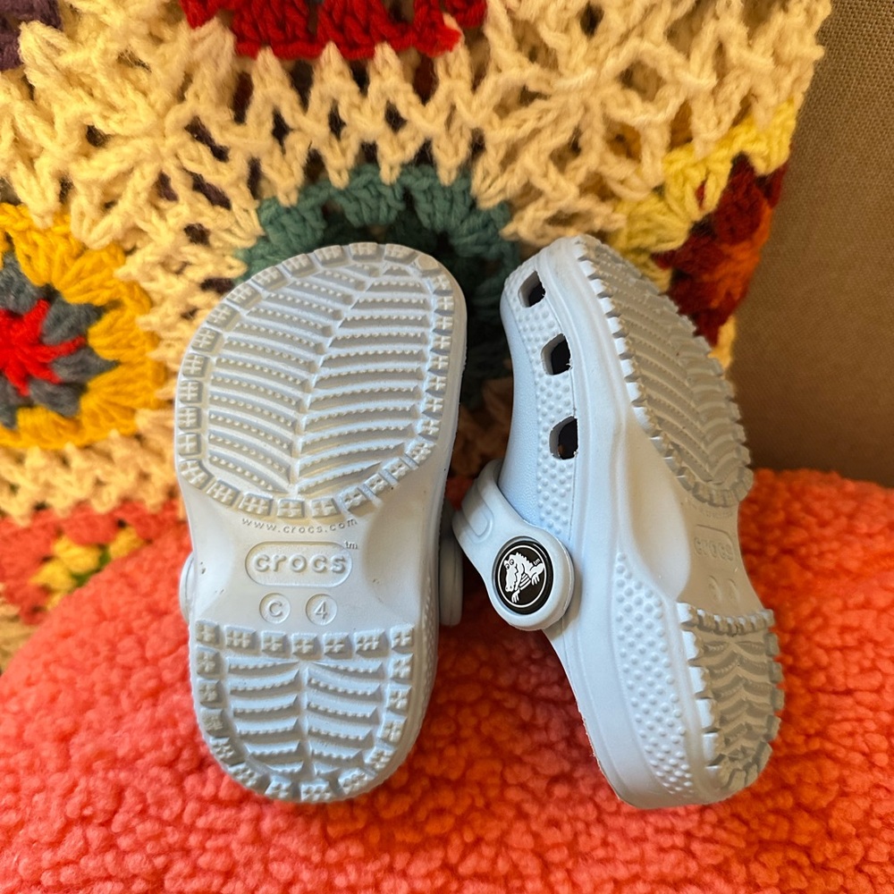 Baby Toddler Blue Crocs Size 4 - Picture 3 of 3